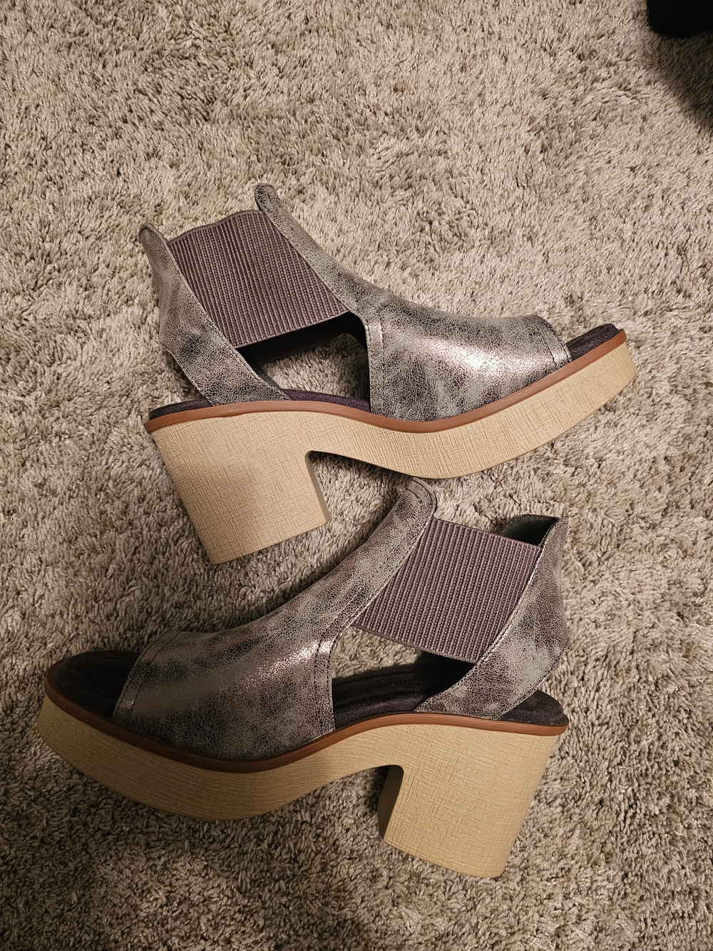Pierre Dumas Metallic Gray Open-Toe Chunky Heel Sandals